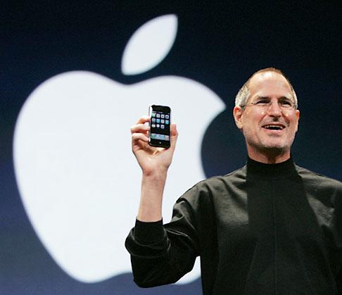 Steve-Jobs-iphone